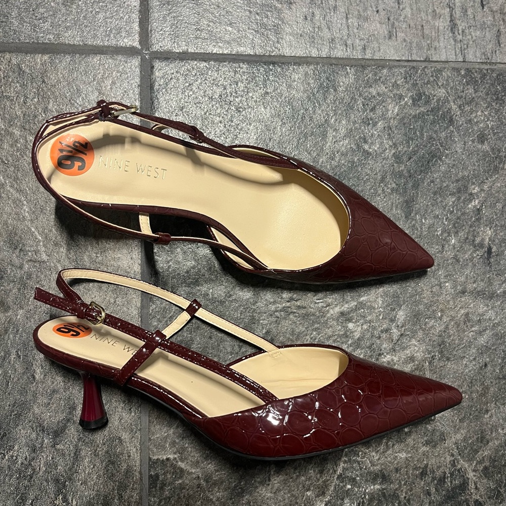 Nine West Red Croc Print Rillas Pump - Picture 3 of 9